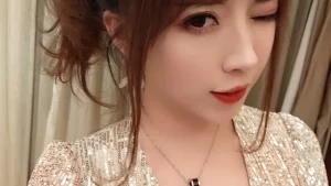 B站仙姬（墨玦）asmr舰长音频，来自御姐领导的强行激吻