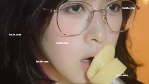 b站助眠up其实不是椰子啦asmr舔耳哄睡福利，深情口腔音助眠