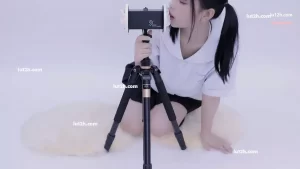 晓团队晓美asmr会员助眠福利，双马尾清纯小姐姐舔耳哄睡