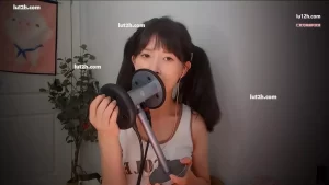 芝麻对辣付费partme asmr舔耳福利，双马尾小姐姐口腔音助眠