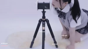 晓团队晓美asmr会员福利，双马尾jk小姐姐舔耳