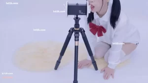 晓团队晓美会员asmr舔耳助眠福利，双马尾吃耳朵哄睡