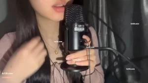 小泡小泡爱发电付费asmr亲耳朵助眠在线福利，各种亲亲合集哄睡