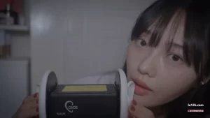 bilibili nareun 清纯女主播asmr舔耳在线助眠福利，温柔含耳朵哄睡